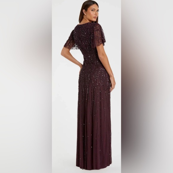 Elegant Burgundy Evening Gown - Picture 4 of 7